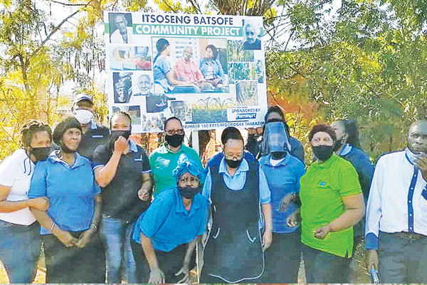 Community Centre 
gets a helping hand