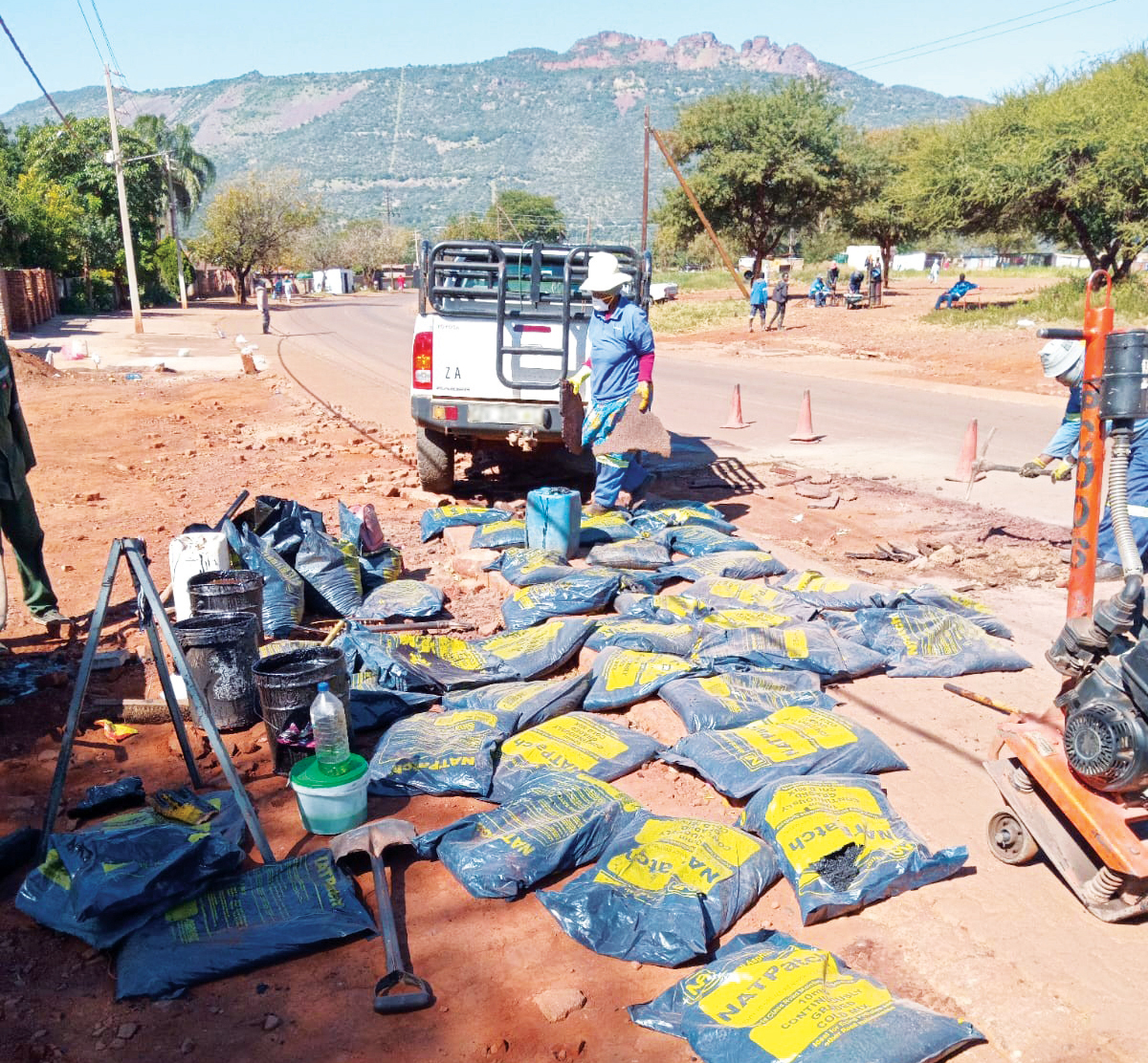 AfriForum herstel R100,000 se slaggate in Thabazimbi
- in een maand